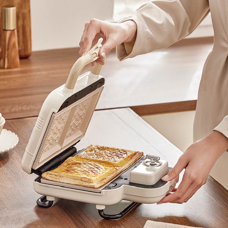 صانعة الساندوتشات الكهربائية م - مراجعة Breakfast Sandwich Maker وسعره
